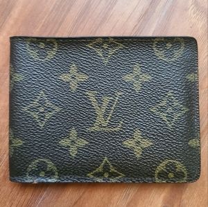 Louis Vuitton Men's wallet